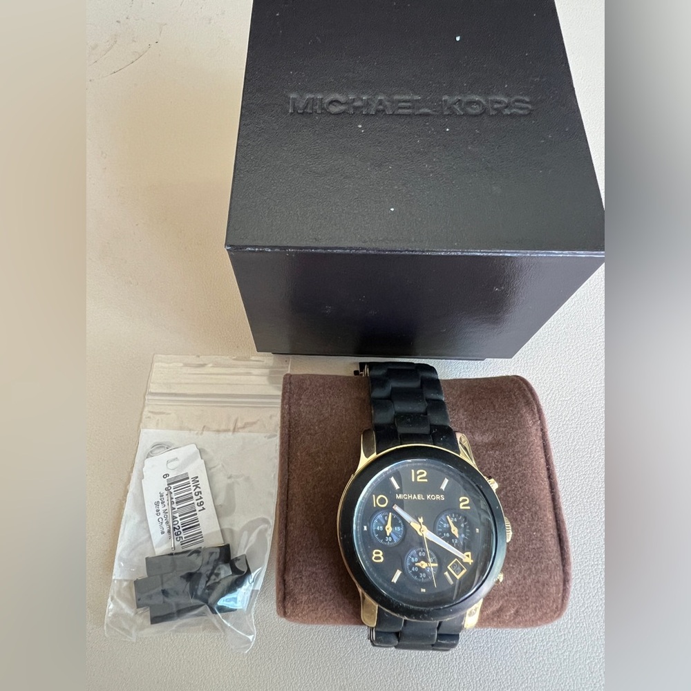 Michael Kors Runway MK-5191 Chronograph Unisex Wrist Watch